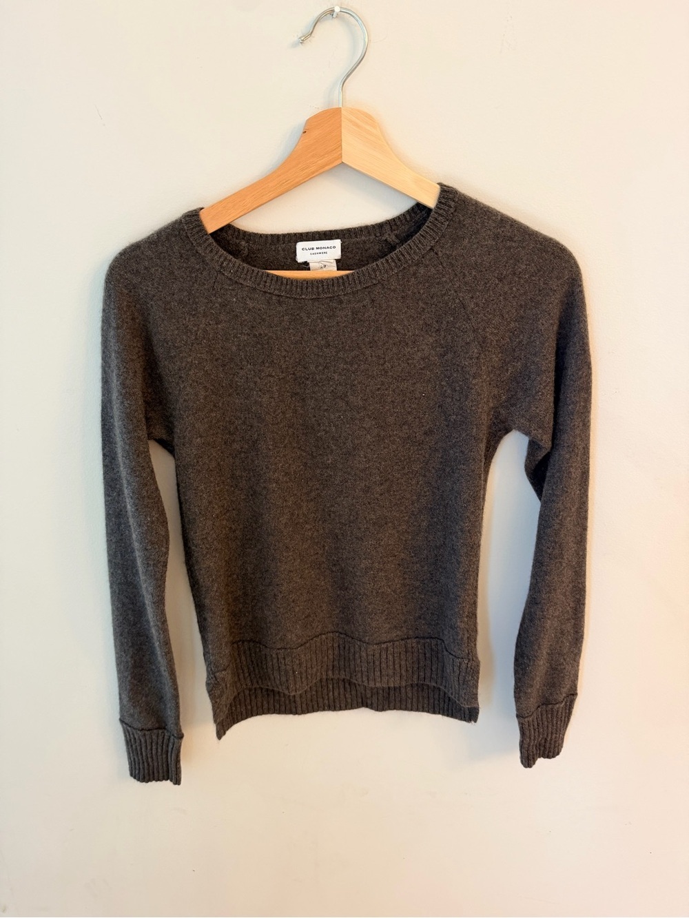 100% cashmere Club Monaco Women's Charcoal Crewneck Sweater-